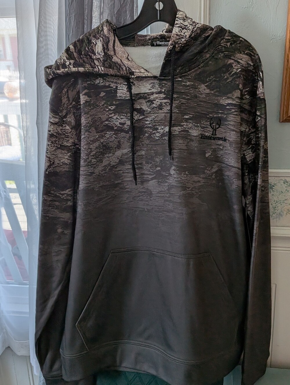 Large Men's Camo Hunt worth Hooded Pullover New